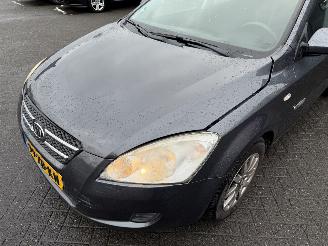 Kia Cee d 1.6 X-tra (Stationwagen 5-dr.) picture 25