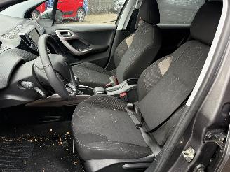 Peugeot 2008 1.2 PureTech Style (SUV 5-dr.) picture 19