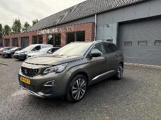 Voiture accidenté Peugeot 3008 1.2 AUTOMAAT  PureTech Allure (SUV 5-dr.) 2019/2