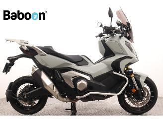 skadebil motor Honda Sprint X-ADV 2022/12