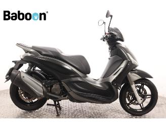krockskadad bil motor Piaggio Beverly 350 Sport Touring ABS 2018/5