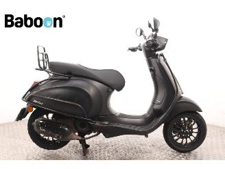 skadebil bromfiets Vespa  Sprint 45KM 2020/6