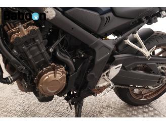 Honda CB 650 R picture 18