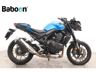 krockskadad bil motor Honda CB 750 Hornet 2025/2