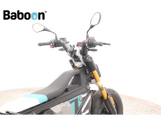 BMW  CE 02 picture 10