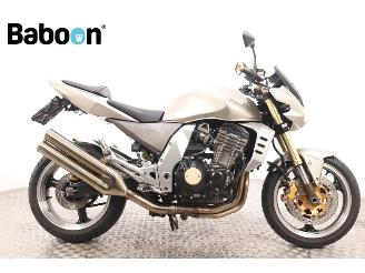 dañado motos Kawasaki Z 1000  2005/4