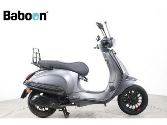 skadebil bromfiets Vespa  Sprint 45KM 2015/7