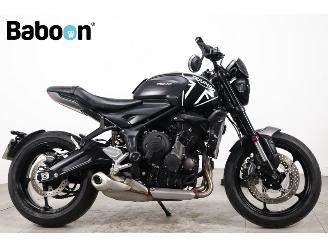 krockskadad bil motor Triumph Trident 660  2022/9