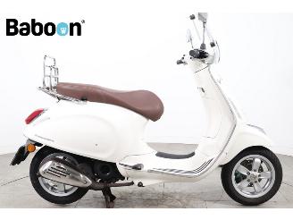 skadebil bromfiets Vespa  Primavera 45KM 2016/3