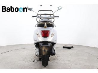Vespa  Primavera 25KM picture 7