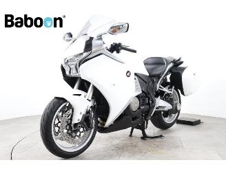 Honda VFR 1200 F DCT C-ABS picture 4