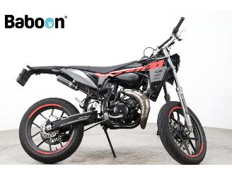 krockskadad bil bromfiets Sherco  SM 50 45KM 2024/5