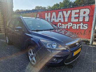 Damaged car Ford Focus 1.6 comfort 2011/4
