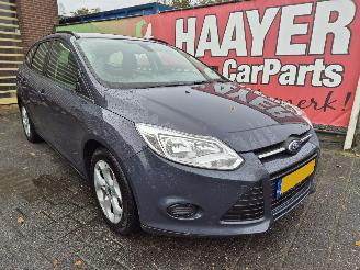 Unfallwagen Ford Focus 1.0 ecoboost trend 2013/3