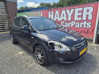 Damaged car Kia Cee d 1.4 x-ecutive ISG 2009/6