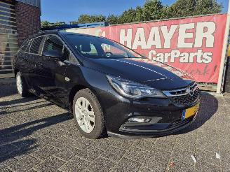 Damaged car Opel Astra sports tourer 1.0 online edition 2018/8