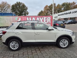 Volkswagen T-Roc 1.5 tsi life business picture 2
