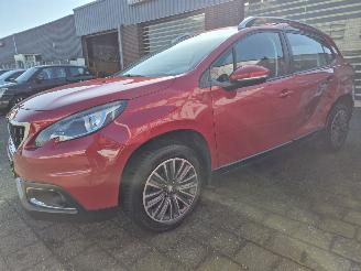 Peugeot 2008 1.2 puretech blue lion picture 7