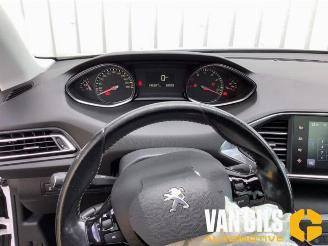 Peugeot 308 308 (L3/L8/LB/LH/LP), Hatchback 5-drs, 2013 / 2021 1.2 12V e-THP PureTech 130 picture 16