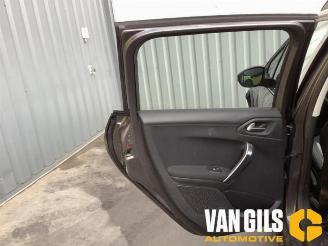 Peugeot 2008 2008 (CU), MPV, 2013 / 2019 1.2 12V e-THP PureTech 110 picture 12