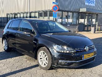 krockskadad bil auto Volkswagen Golf 1.5 TSI Comfortline Business 2019/11