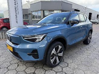 skadebil auto Volvo XC40 Recharge Core 70 kWh 2023/1