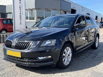 Coche accidentado Skoda Octavia Combi 1.0 TSI Greentech Ambition Business 2019/1