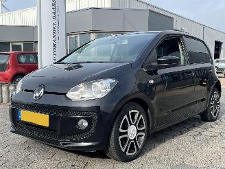 Schadeauto Volkswagen Up! 1.0 high up! BlueMotion 2013/1