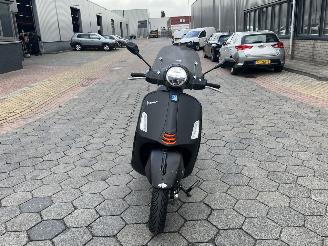 Vespa  GTS 300 SuperSport HPE picture 3