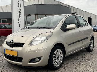 Schadeauto Toyota Yaris 1.3 VVTi Aspiration AUTOMAAT 2010/6