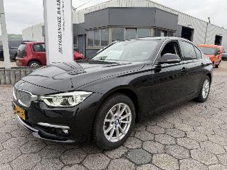 skadebil auto BMW 3-serie Luxury Edition 2019/1