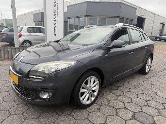 Coche accidentado Renault Mégane Estate 1.5 dCi Expression 2012/6