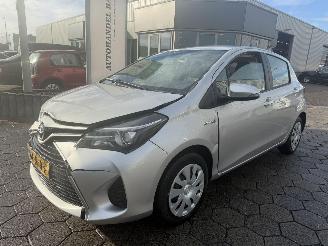 Damaged car Toyota Yaris 1.5 Hybrid Aspiration Autm 2016/1