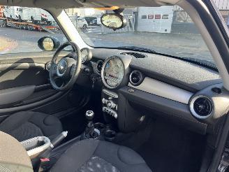 Mini Cooper 1.6 Cooper picture 11