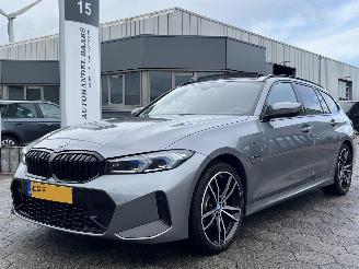 krockskadad bil auto BMW 3-serie 330e M  xDrive 2023/2