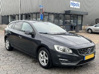 Volvo V-60 1.6 D2 Kinetic picture 3