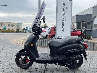 skadebil bromfiets Sym  Fiddle II 2018/1