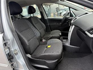 Peugeot 207 1.4 VTi Urban Move picture 15