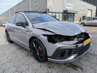 Volkswagen Golf 300 PK GTI Clubsport 2.0 TSI picture 3