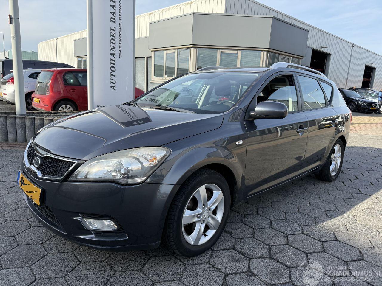 Kia Cee d Sporty Wagon 1.4 CVVT Navigator Plus Pack