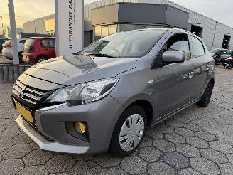krockskadad bil auto Mitsubishi Space-star  2023/1