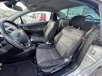 Peugeot 207 CC 1.6-16V T Sport picture 10