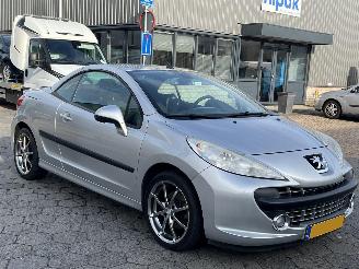 Peugeot 207 CC 1.6-16V T Sport picture 3