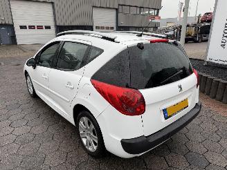 Peugeot 207 SW 1.6 VTi XS picture 7