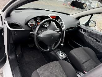 Peugeot 207 SW 1.6 VTi XS picture 15
