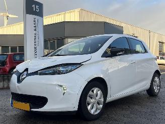 damaged passenger cars Renault Zoé R90 Life 41 kWh 2018/6