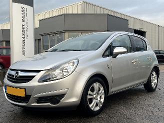Vaurioauto  passenger cars Opel Corsa 1.4-16V \'111\' Edition 2010/5