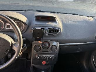 Renault Clio 1.4-16V Exception picture 20