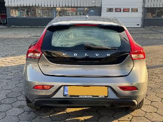 Volvo V-40 2.0 T2 R-Design picture 5