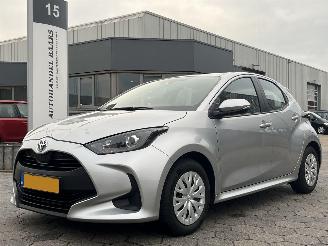 krockskadad bil auto Toyota Yaris 1.5 Hybrid Active 2023/10